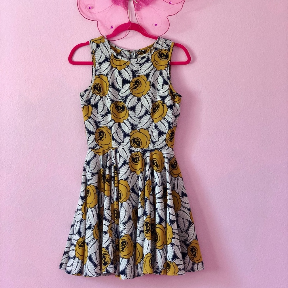 Maison Jules classic style dress 👗